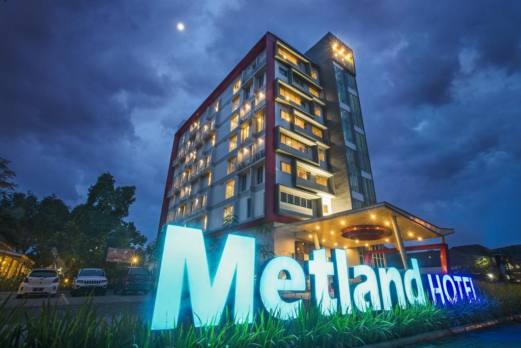 Metland Hotel Cirebon Exterior photo